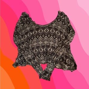 HOLLISTER long sleeve gray patterned soft top